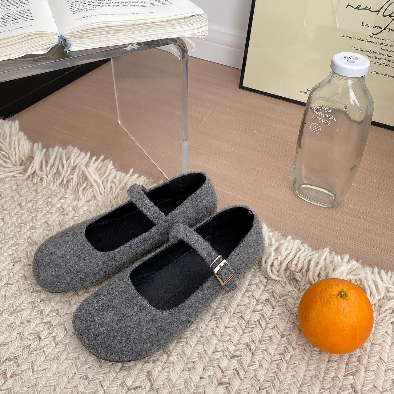 

Xiaoxiangfeng плюшевые туфли женские 2025 года новые осенне-зимние ретро туфли с круглым носком и плоским дном универсальные туфли Мэри Джейн из хлопка на мягкой подошве 40