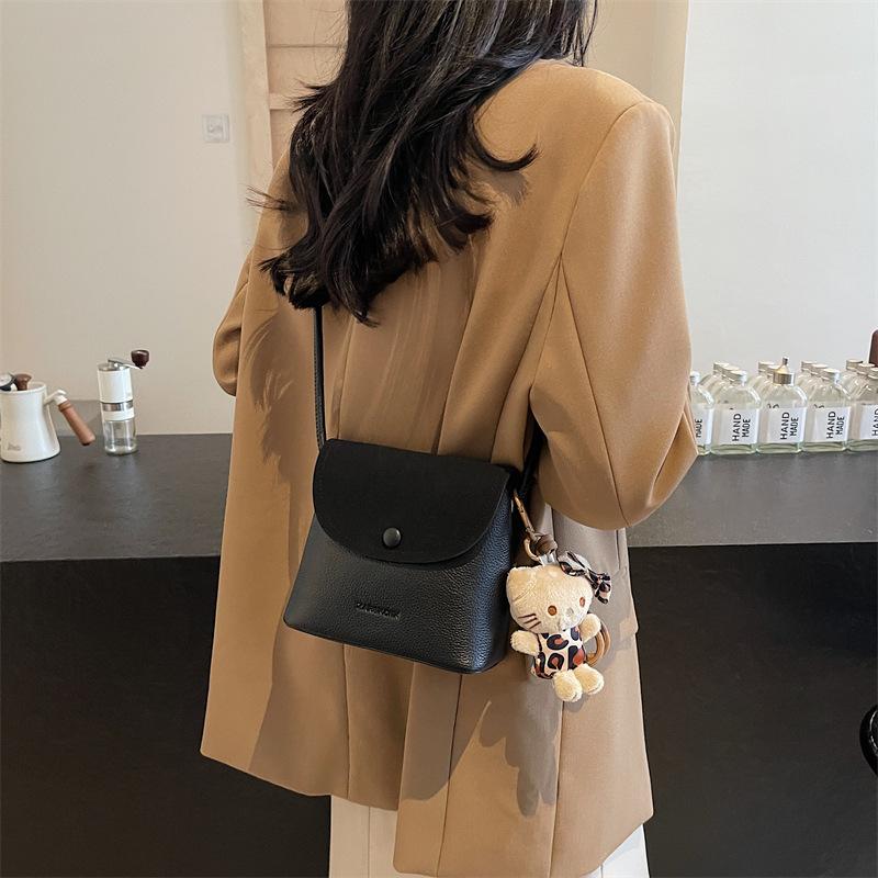 Annual Bag Women's Shoulder Bag This Year 2025 Casual Winter Messenger Bucket Bag Versatile Popular Texture