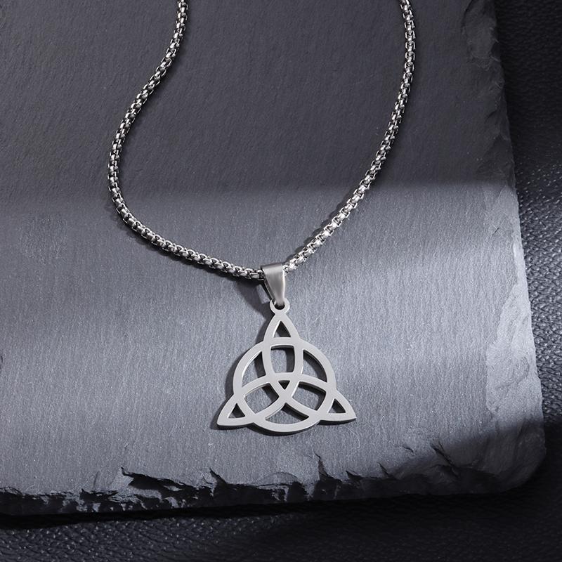 Klasický náhrdelník Odin Trinity Nordic Runes Abeceda s príveskom z nehrdzavejúcej ocele pre mužov Šperky s amuletom čarodejnice Keltský uzol