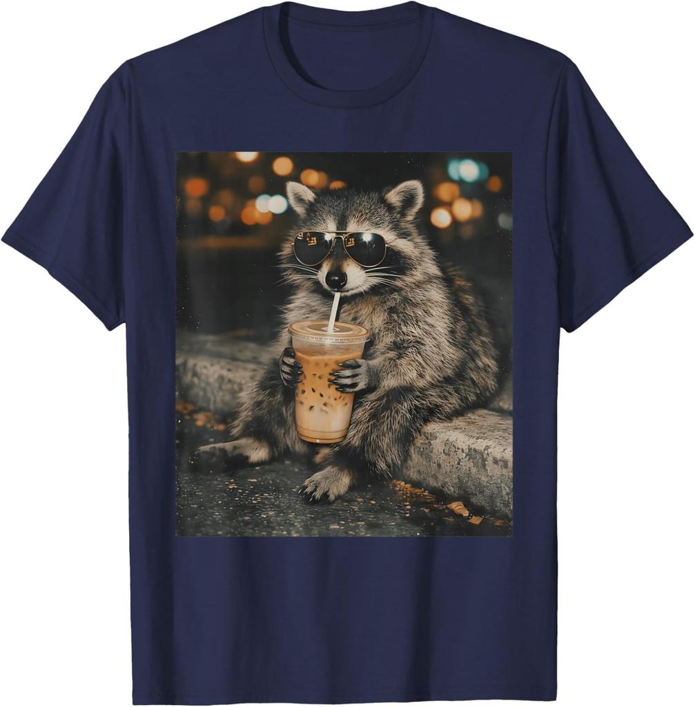 Waschbär trinkt Eiskaffee Lustiger Humor Meme Unisex T-Shirt