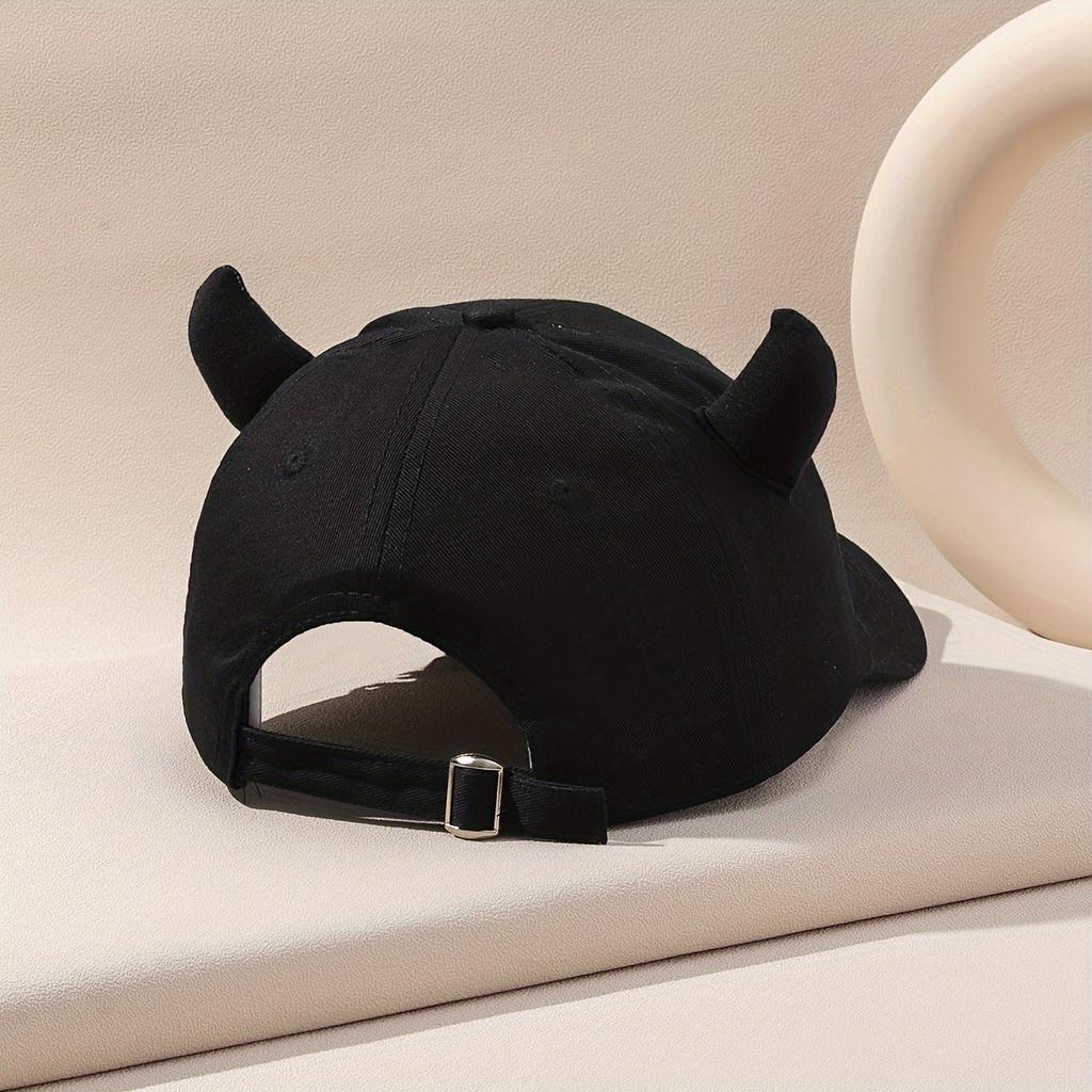 Personalized cow horn iron ring baseball cap versatile student curved brim duckbill cap for men and women street hip-hop