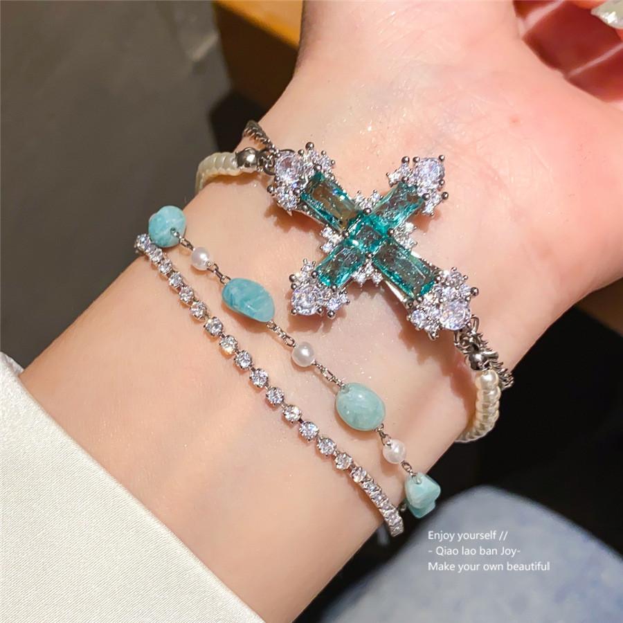 Koreaninspired Style Jewelry Jewelry Hand Chain With Zircon Stones For Gift Giving