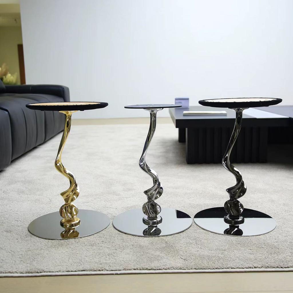 The Side Table Is a Modern, Light Luxury and Simple Round Table with Corner Support Feet and Marble Round Table Base