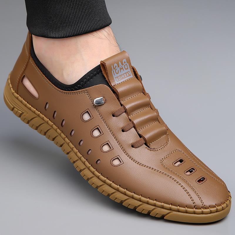 

Summer new breathable soft sole fashion men s casual sandals hand-stitched durable hole shoes men 44 коричневий