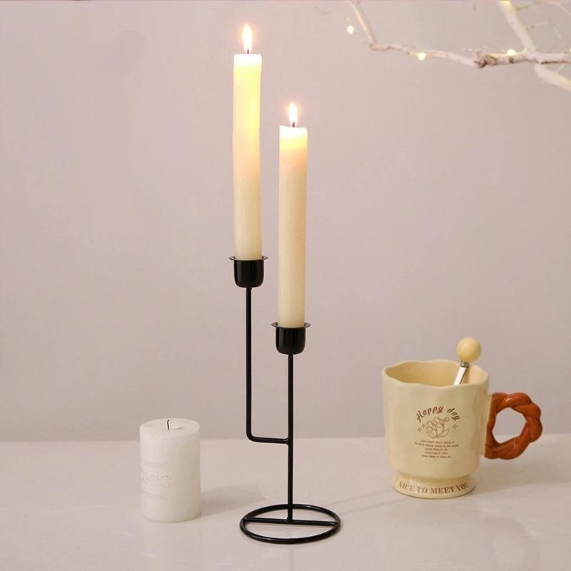 Jednoduchý železný svícen Řemesla Zlatá stabilní základna Stolní ozdoba na svíčku Držák na svíčku Romantické dekorace