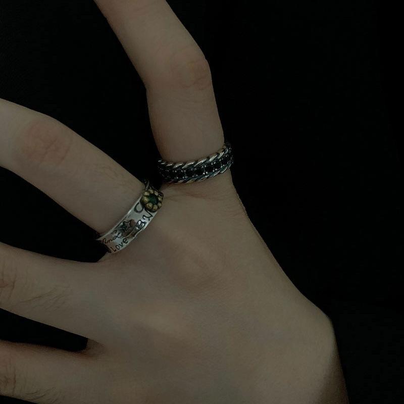 Fashionable Green Retro Zircon Ring For Women With Unique Doodled Design And Adjustable Fit