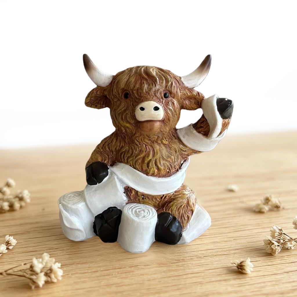 Resin Cow Figurine Classic Highland Cow Bath Scottish Statue Fade-Resistant Hand-Painted for Lovers Equestrian & Memorial Gift