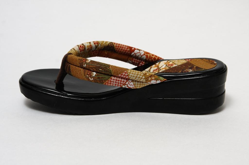 Hasegawa Sandals Perfect for Everyday Wear and Made In Japan with a Comfortable Urethane Size Japanese-patterned Yukata. Sole. Brown, S.