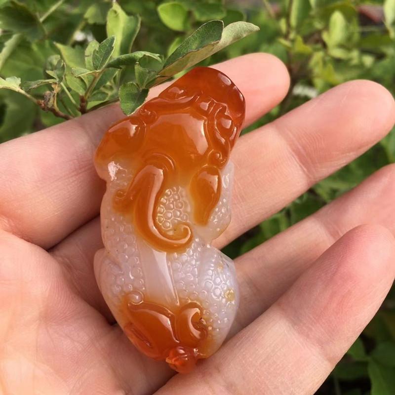 

Кулон Резной Белый Красивый Желтая Кожа Пиксиу Далун Бренд Пейзаж Ожерелье 50CM