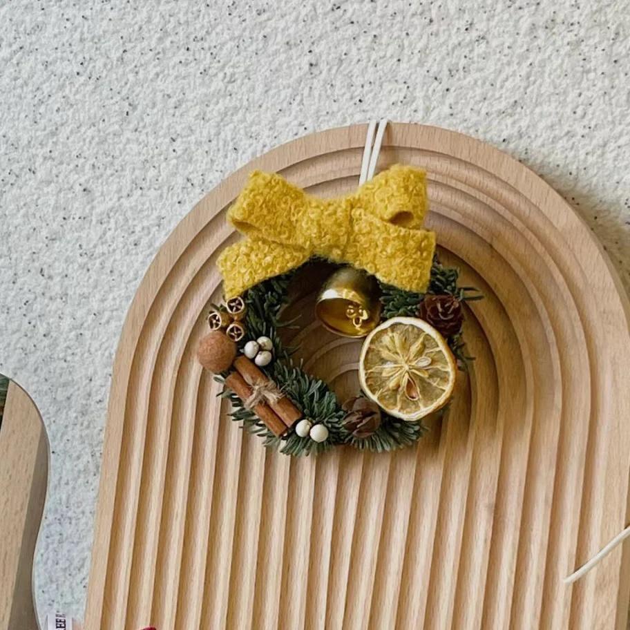 11cm Mini Holiday Christmas Hanging Wreath With Bell Cinnamon Berries Pinecones DIY Decoration For Door Wall Window Ornament