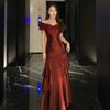 Neues Lucia Manor Französisches Rotes Schulterfreies Luxuriöses Weihnachts-Kleid Jahresversammlungs-Kleid