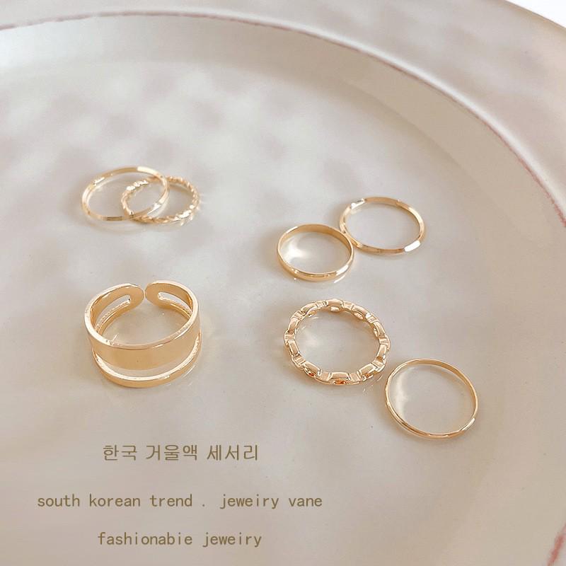 Koreanisches 7-teiliges schlichtes Design Fingerring-Set - Modische Ringe im Cold Style