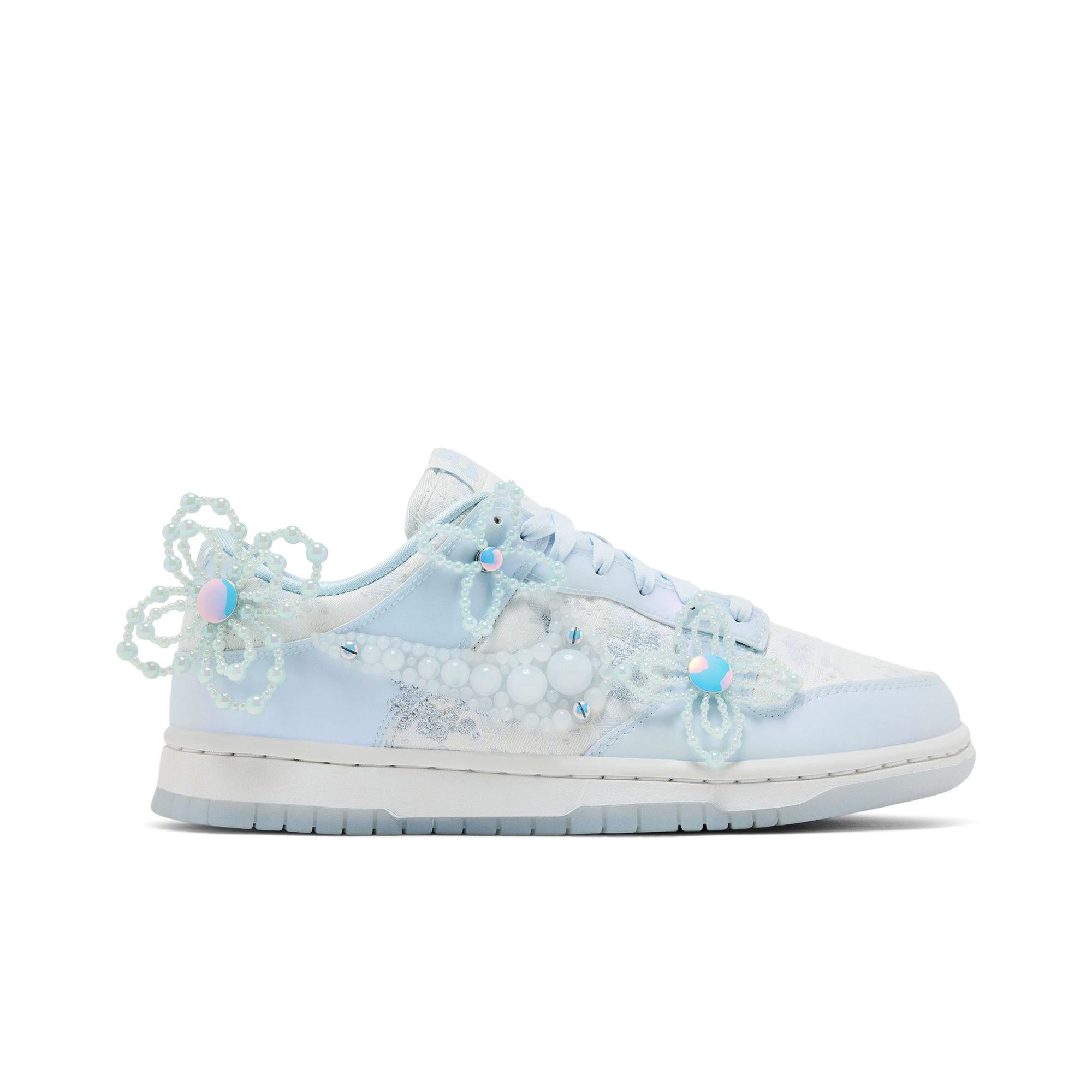 Nike Womens Dunk Low `Artist Collection`