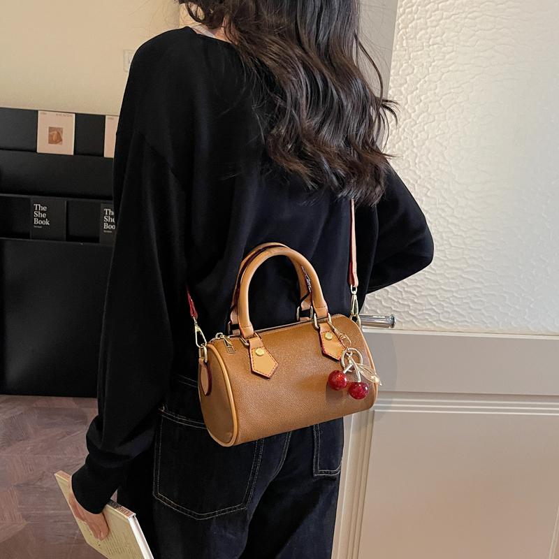 Classic Women's Mini Round Shoulder Bag Crossbody Handbag Korean Style Small Handbag for Ladies