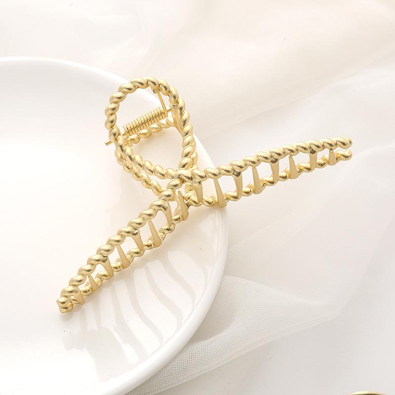 Stylish Korean & Japanese Matte Metal Claw Clip for Updo Hairstyle