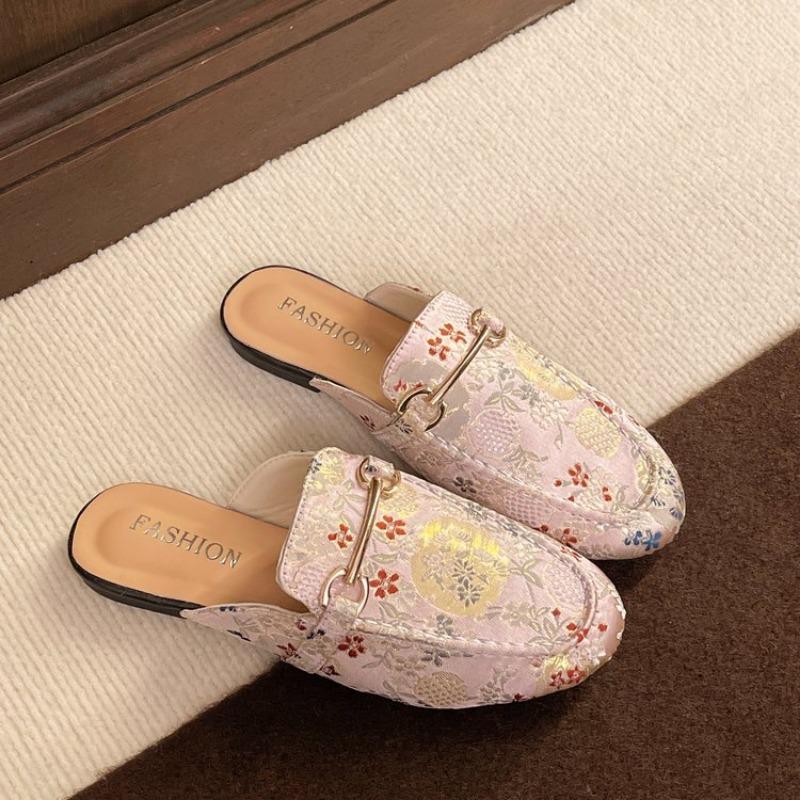 Fashion Luxury Floral Mule Shoes Woman Elegant Brand Design Closed Toe Slip-on Sandals Ladies Pink Beige Outdoor Slides With Gold Chain