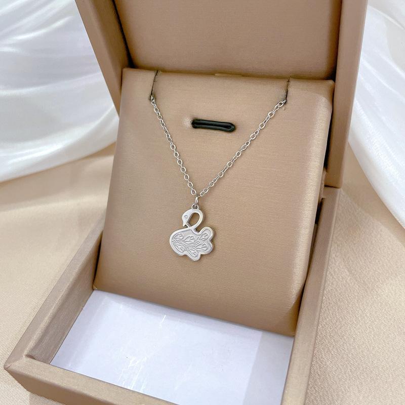 Popular Element Personality Minimalist Wind Furnace Real Gold Necklace Female Collarbone Chain