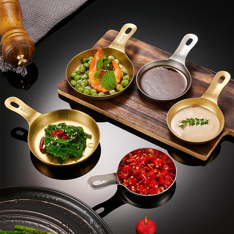304 Stainless Steel Vinegar Dish with Handle for Sauces and Seasonings - Retro Style, Ideal for Barbecue and Hot Pot, Custom Logo Available.