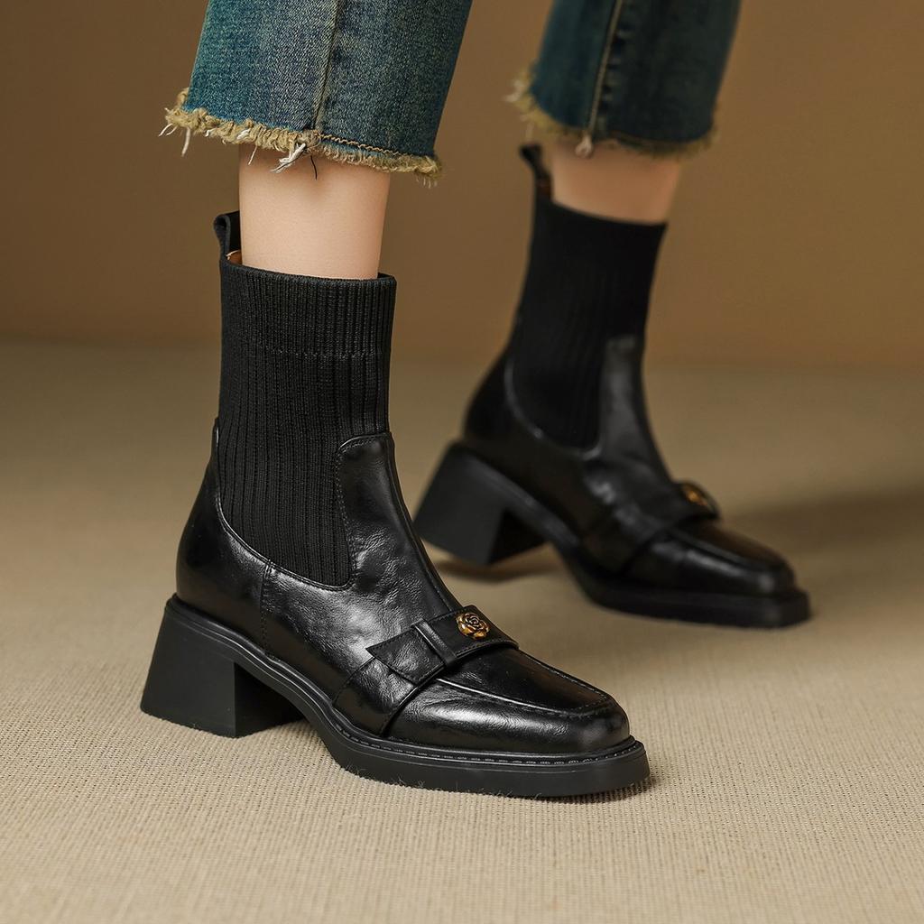 Soft leather round head huge comfortable knitted socks and boots women's 2025 new thick-soled versatile short boots plus autumn and winter velvet