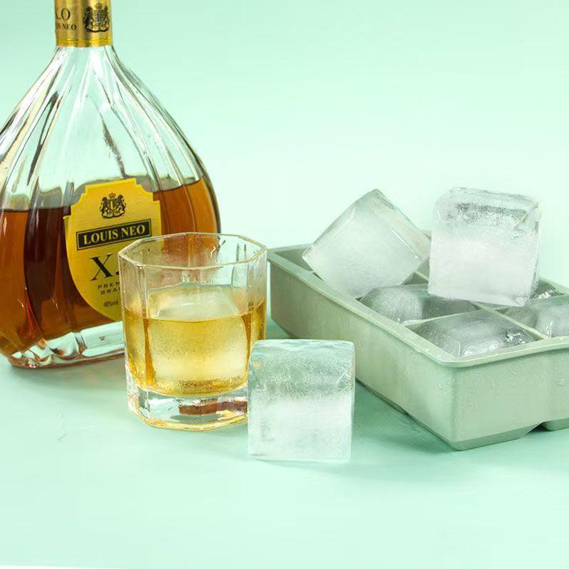Silicone Ice Cube Tray with Lid - 8-Cube Whiskey Maker, Food-Grade for Home & Commercial Use