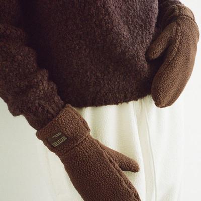 FACADE PATTERN Polartec Fluffy Gloves_2color