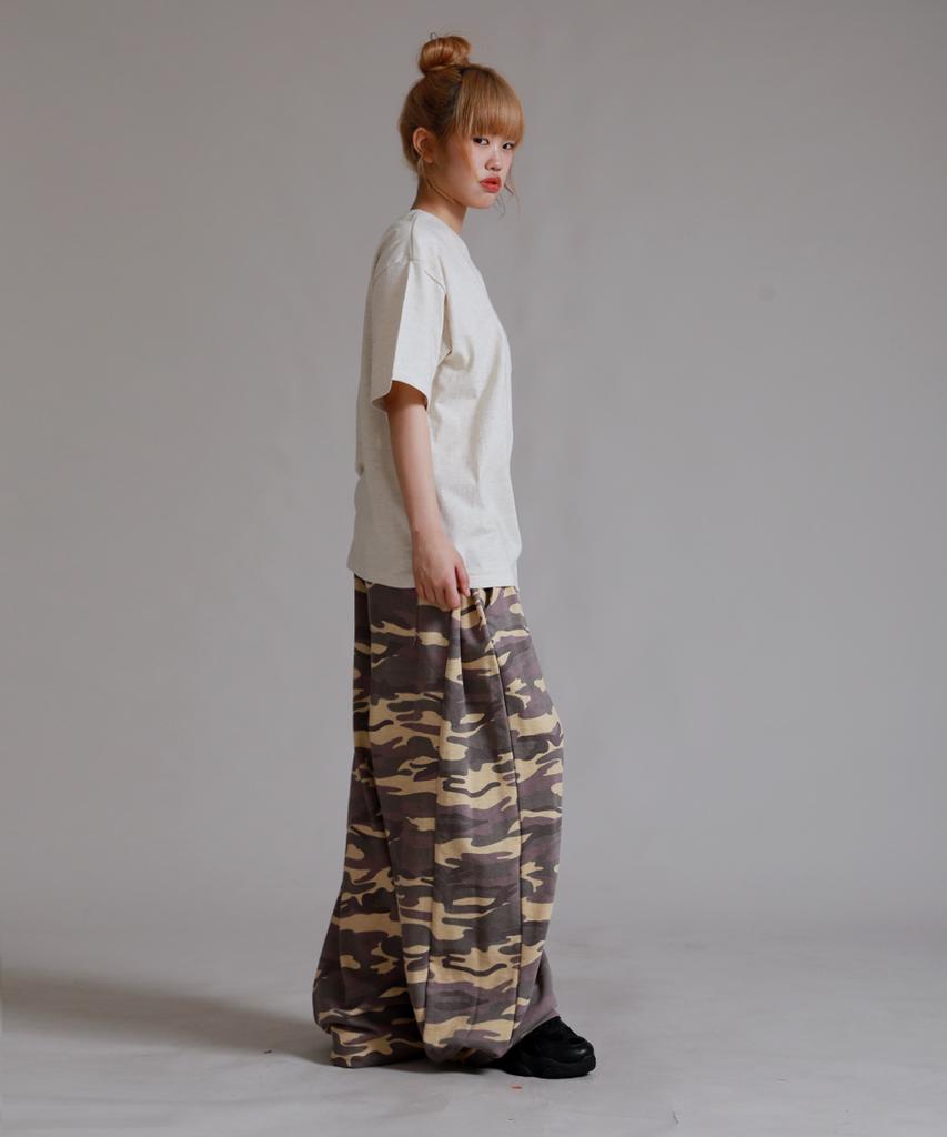 LIKE THE MOST Two-Tuck Longside Overpants_Camo Beige