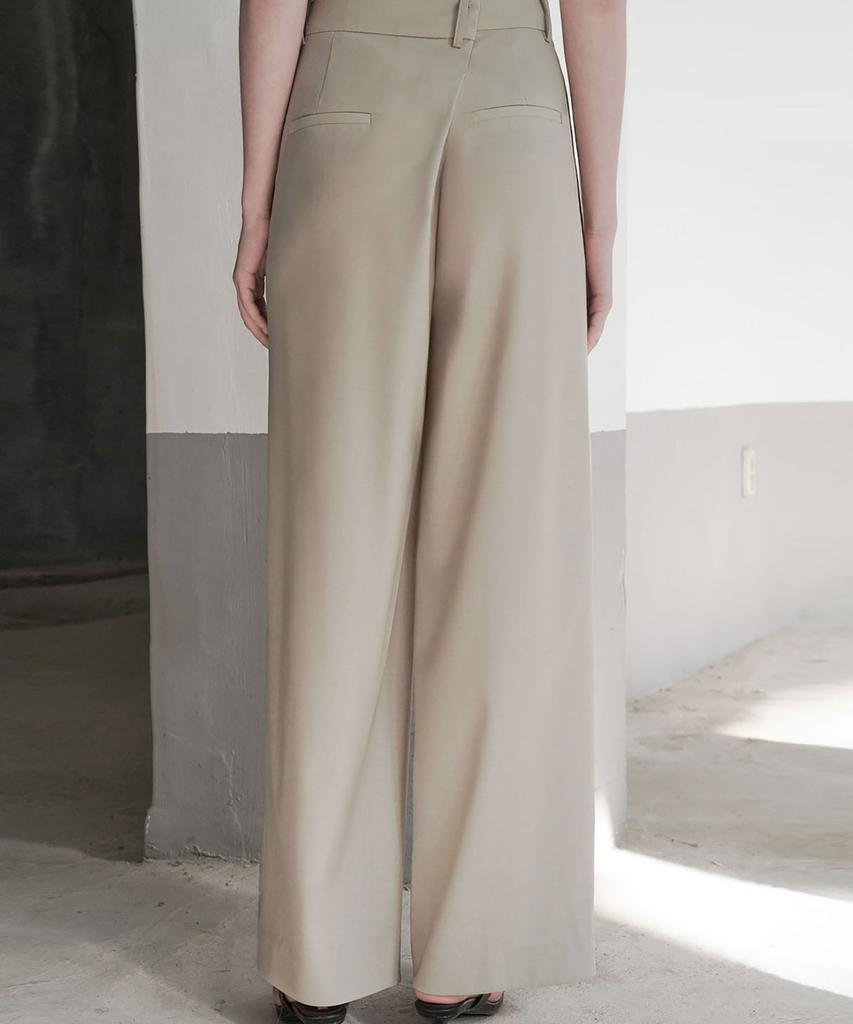 Ssikeoseun Irregular Back Detail Wide Pants_Olive