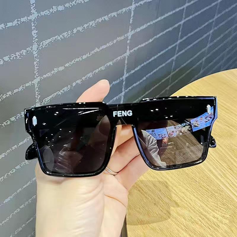 Trendy Kids' Anti-UV One-Piece Sunglasses: Fashionable Street Style Large Frame for Boys & Girls