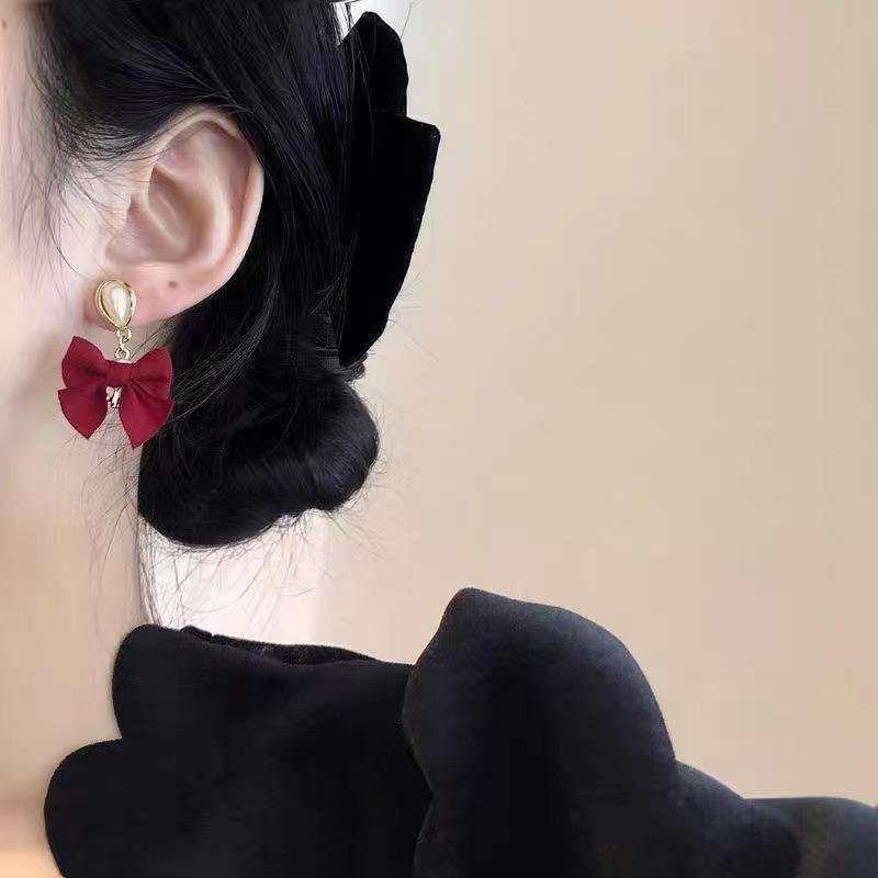 Red Bow Earrings Feminine Niche Fashion Earrings Autumn and Winter Retro Cold Wind Studs