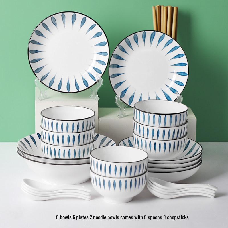 Japanese 10-Person Tableware Set: Creative Rice Bowls, Plates, and Noodle Bowls Combination.
