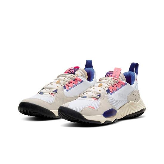 

Air Jordan Delta Coconut Milk DC9202-141 EU 41 білий/кокосовий