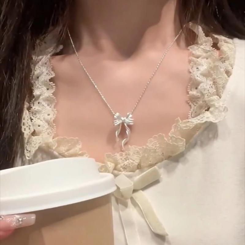 Bowknot Pendant Necklace Exquisite Clavicle Chain Fashion Elegant Necklace for Women Temperament Collar Chains Charm Jewelry