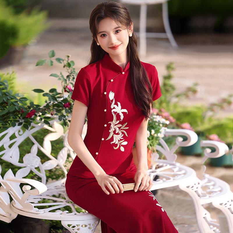Red is sent to test the national style, new Chinese style, daily Suzhou long cheongsam, improved young 1011 new women's high sense