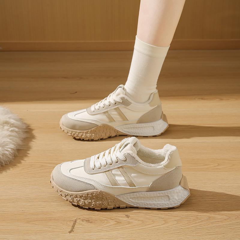 

Niche design platform retro Forrest Gump shoes women s winter 2024 new velvet popular dad casual sports shoes 35