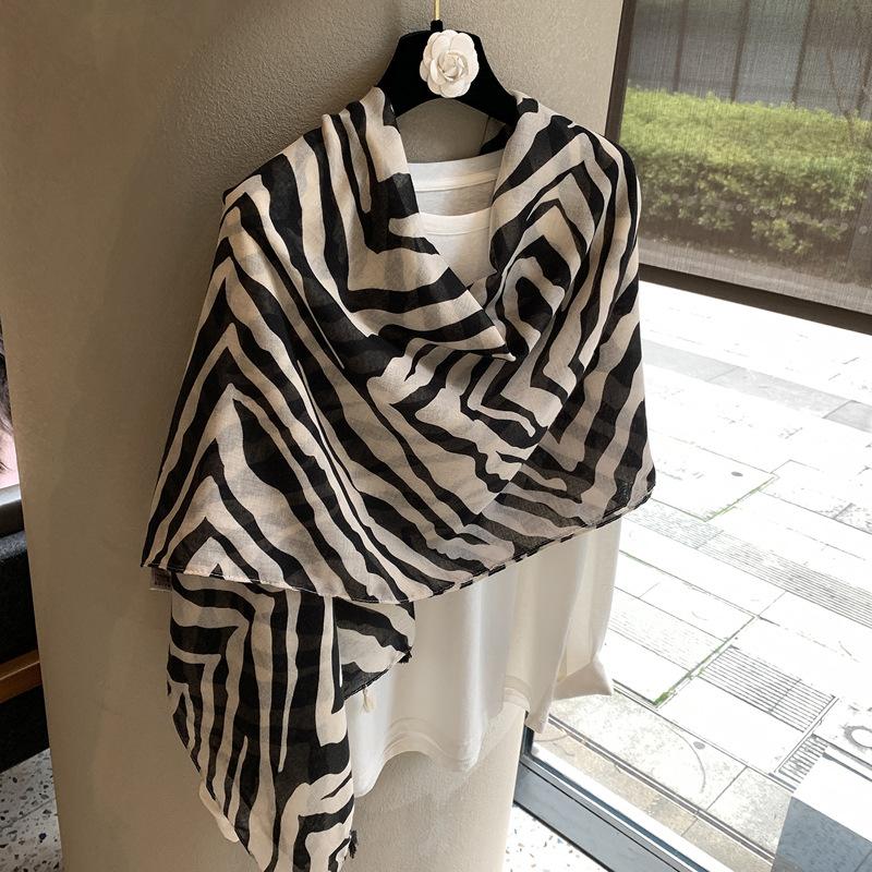 Zebra Pattern Silk Scarf Spring And Autumn Versatile Decorative Scarf Shawl Dual-Purpose High-End Scarf Retro Light Luxury Fashion Temperament
