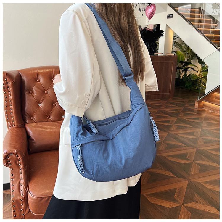 2025 Summer New Versatile Shoulder Bag Travel Messenger Bag Washed Cloth Nylon Retro Casual Lightweight Dumpling Bag