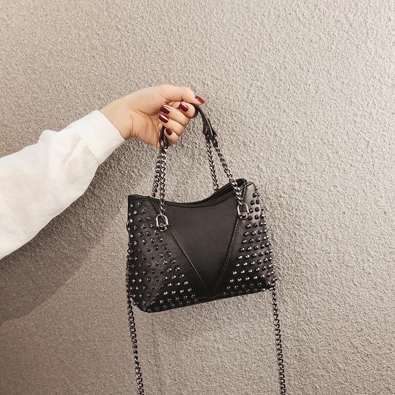 Small Bag, Women s Versatile Texture, Hand-held Shoulder Crossbody Bag, Ins Personalized Rivet Chain Bag чёрный