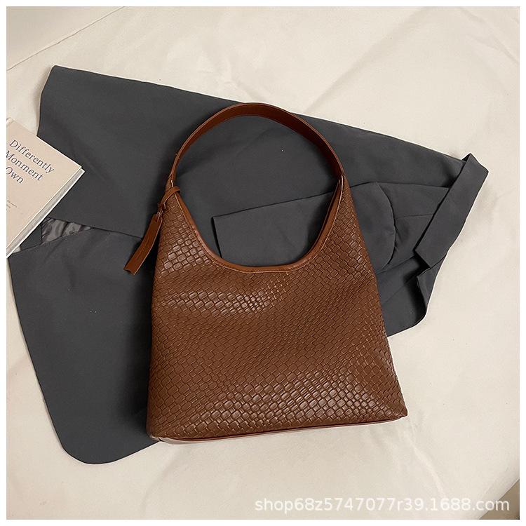 Soft Leather Underarm Bag Woven Pattern Vegetable Basket Bag Fashionable Foreign Style High-end Large-capacity Texture Commuter Tote Bag