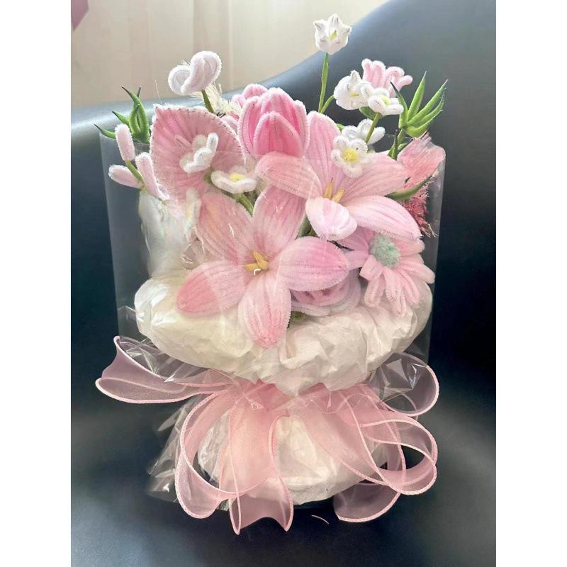 

DIY Rose Bouquet Kit: Pipe Cleaner Craft Gift for Girlfriend
