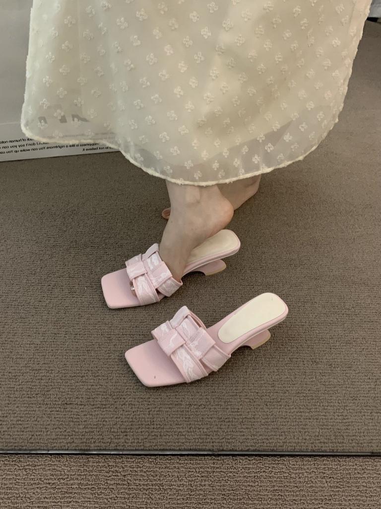 Niche thick heel high sense naked apricot temperament high heel sandals women's summer 2025 new French skirt evening cool slippers