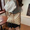 Women's bag 2025 new winter retro printing large-capacity shoulder bag versatile casual bag messenger women's bag