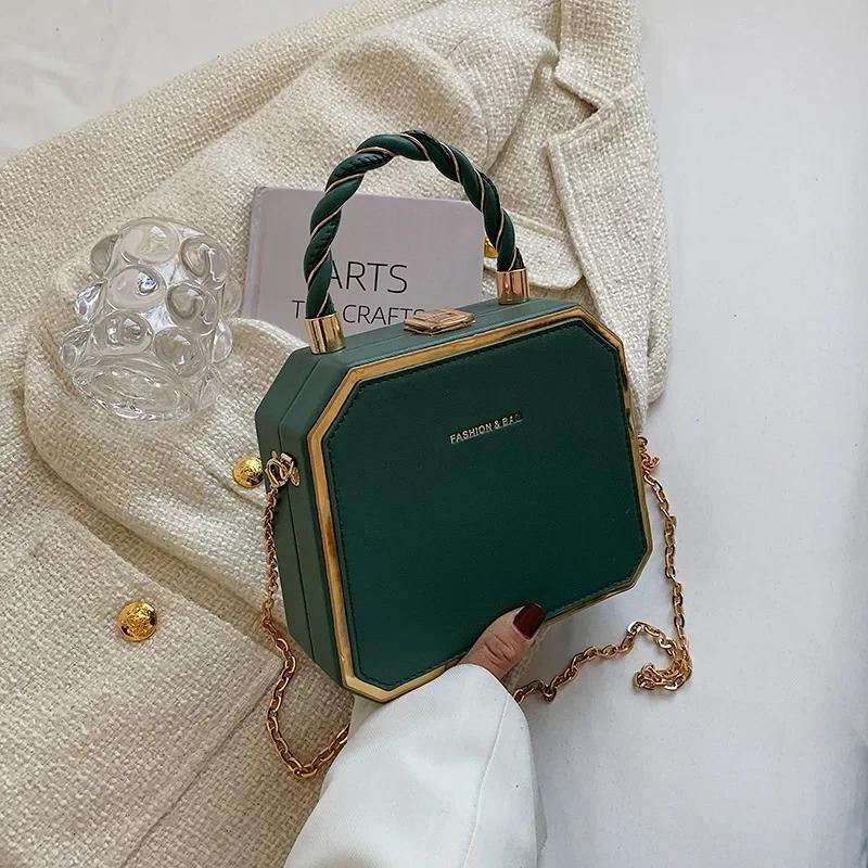 

Hard Box Shape PU Leather Crossbody Bag with Short Rope Handle for Women Shoulder Handbags and Purses Lady Travel Cute Tote ( max. lengte 20cm)