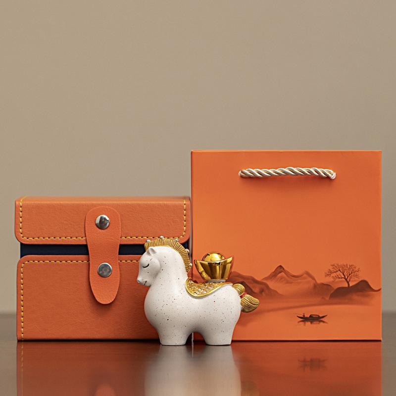 Horse Ornament for Prosperity, Handcrafted Resin Table Décor with Spinnable Gold Ingots and Gourds, Fortunate Feng Shui Present