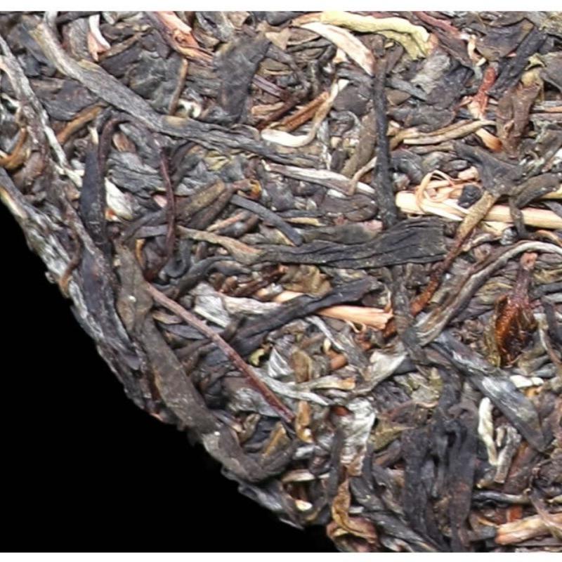 Yunnan Bulang Mountain Banzhang Peacock Ancient Tree Premium Pu Erh Raw Cake357g