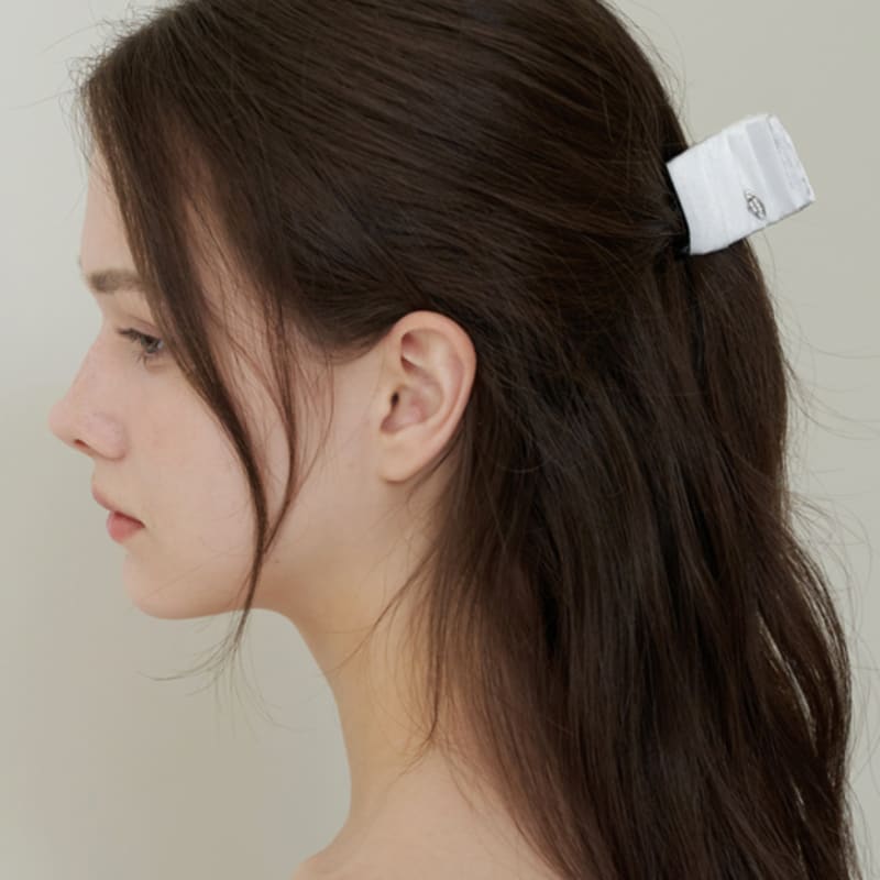 

KINDABABY атласный квадратный зажим - белый white