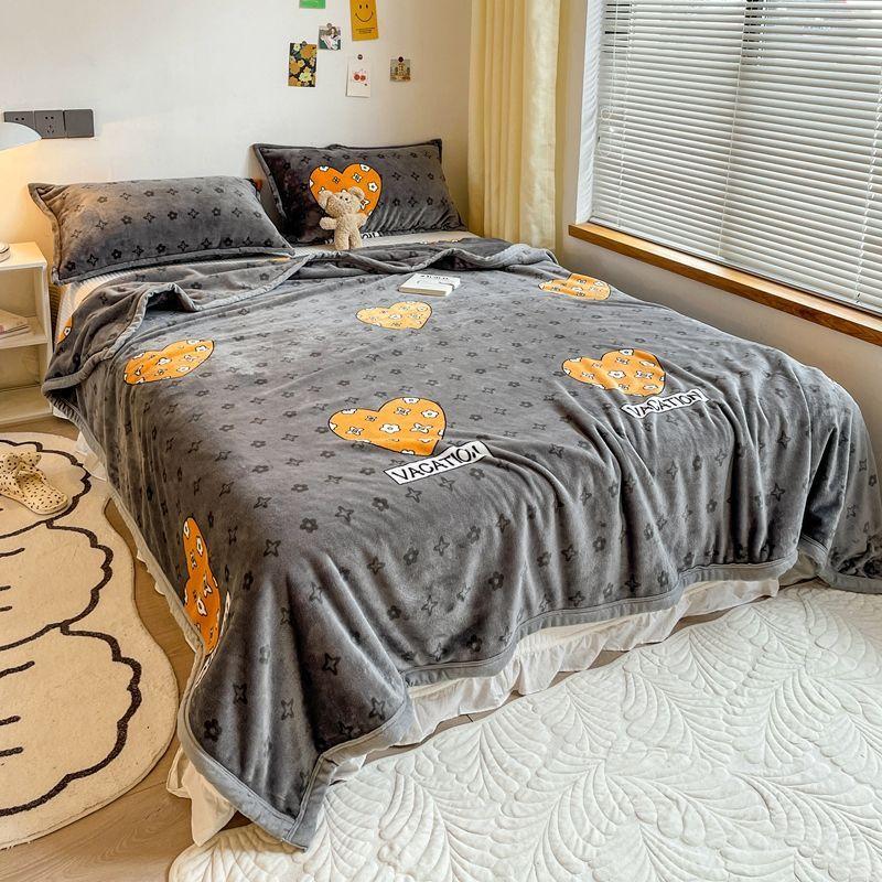 Summer Ice Silk Cool Thin Quilt Comforter Soft Air Conditioning Quilt/Duvet/Blanket Bed Duvets 150 Single Bed Quilt