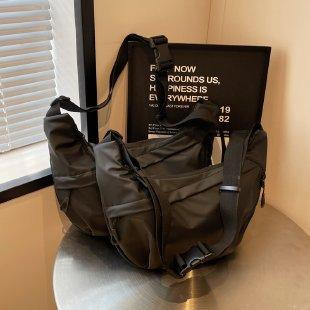 2026 New Casual Personality Japanese Simple and Lightweight Tote Bag Women's Versatile Commuter Travel Messenger Bag Fashion