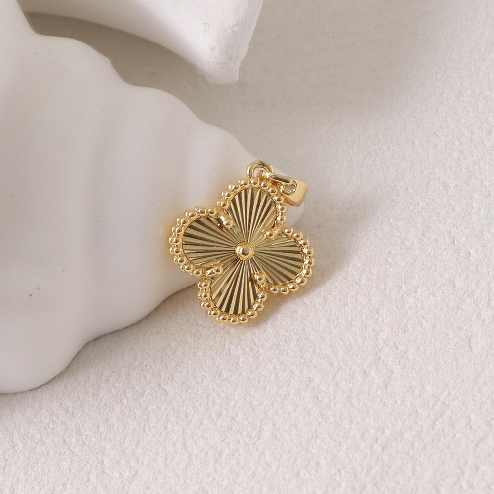 Exquisite Four-Leaf Clover Pendant Necklace - Elegant, Lucky Style Jewelry Accessory