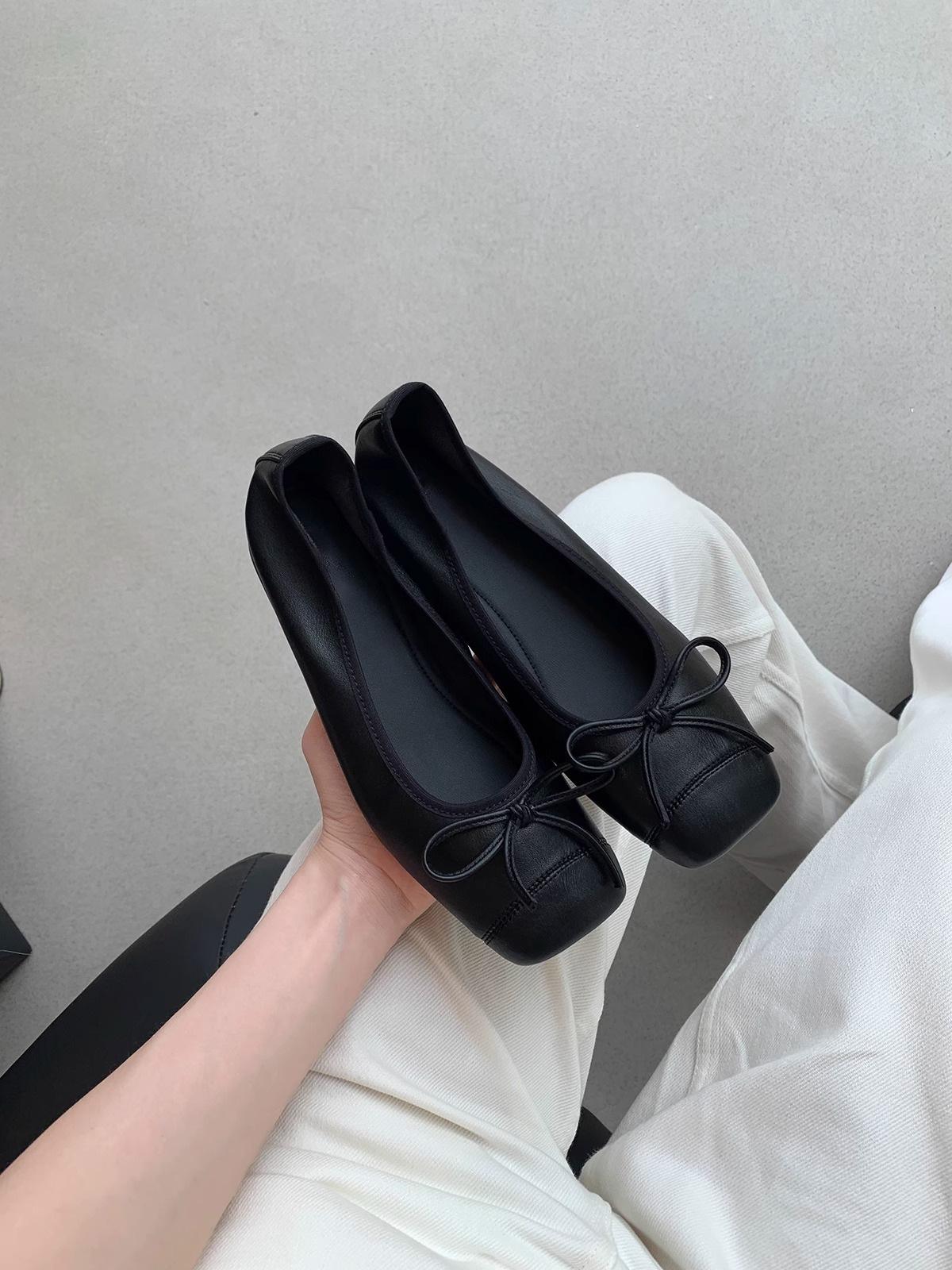 

Grape mother Huizhou women s shoes summer women s 2025 French style not tired feet single shoes thick sole inner height increase square head flat sho 39 чёрный