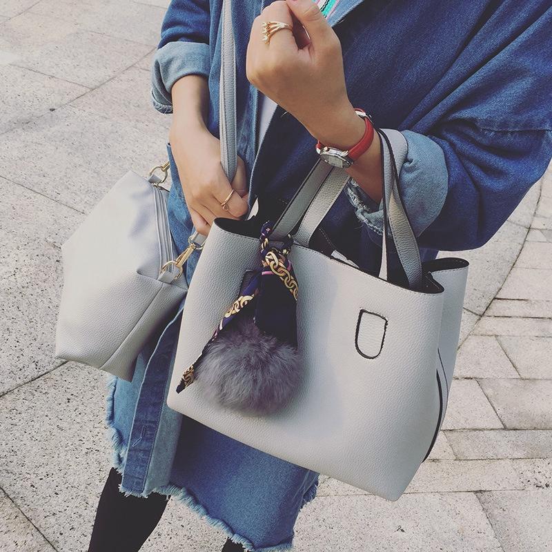 Elegante Damenhandtaschen mit Pelzkugel und Seidenschal Crossbody Einzelne Umhängetaschen